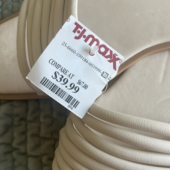 NWT - Dolce Vita cream sandals size 11 - Picture 3 of 3